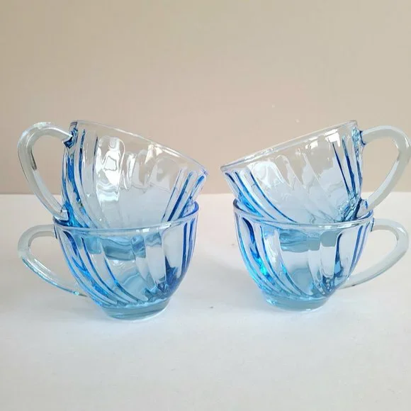 Set of 4 vintage blue glass tea cups. - Picture 6 of 7